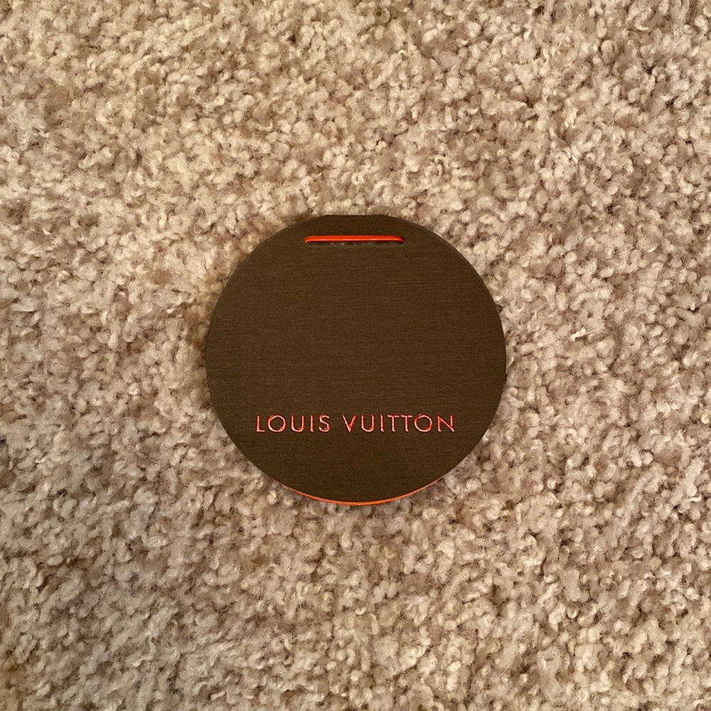 Louis Vuitton gift tag like new